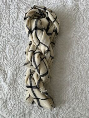 Cozy Ivory Plaid Fringe Scarf